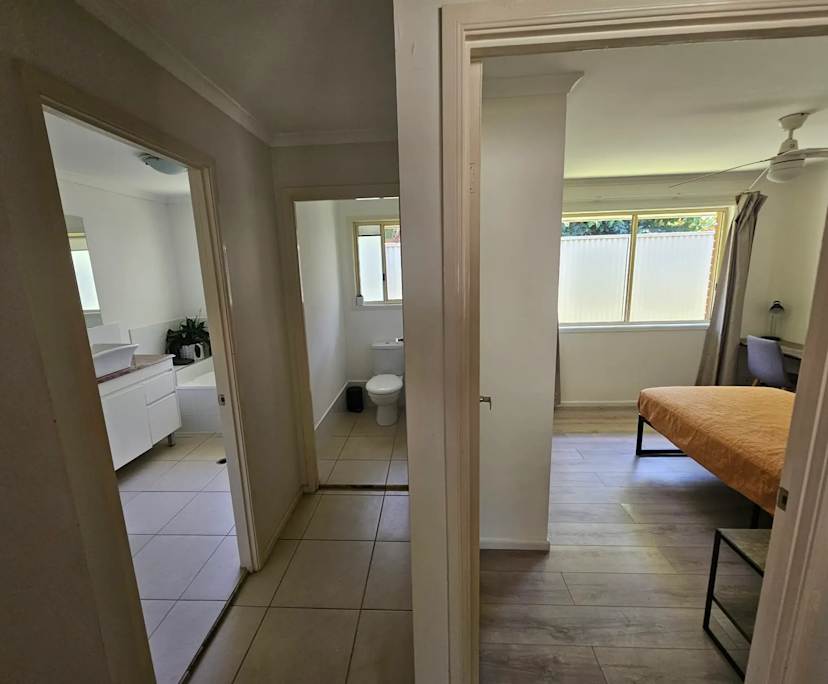 $350, Share-house, 3 bathrooms, Merrimac QLD 4226