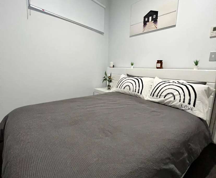 Furnished room in a flatshare