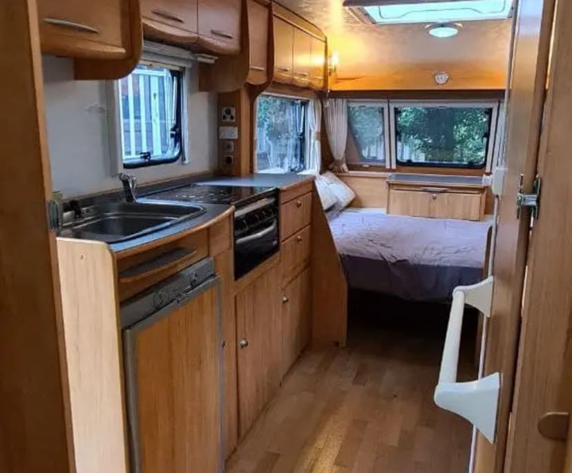 Furnished room with own bathroom