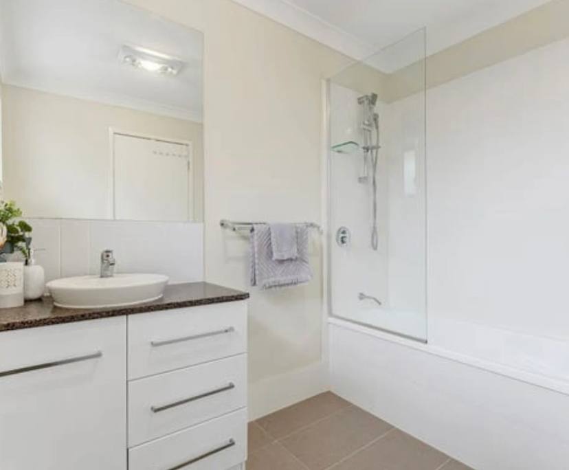 Room in a share house