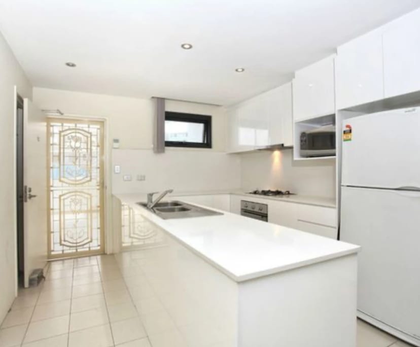 Furnished room in a flatshare