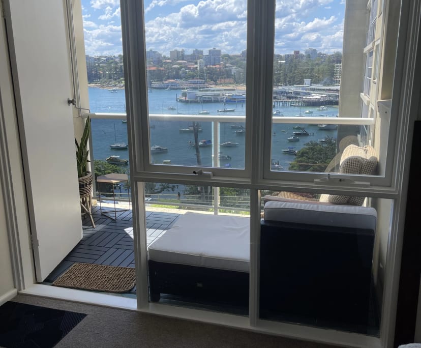 Furnished room in a flatshare