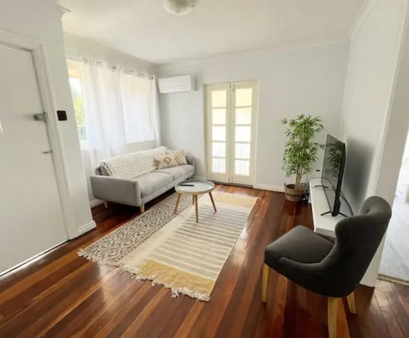 Whole property with 2 rooms for rent
