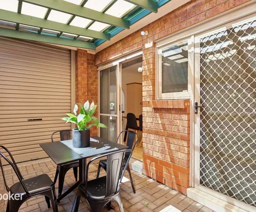 Whole property with 2 rooms for rent