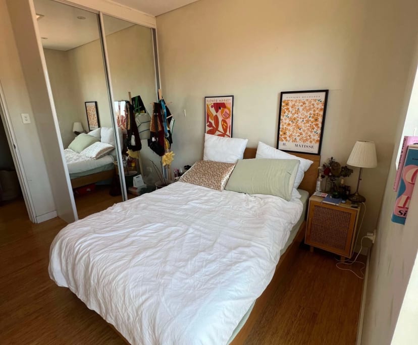 Furnished room in a flatshare