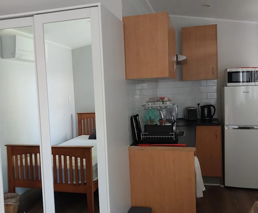 Whole property with 1 room for rent