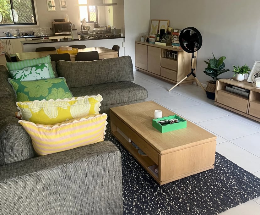 $300, Flatshare, 2 bathrooms, Taringa QLD 4068