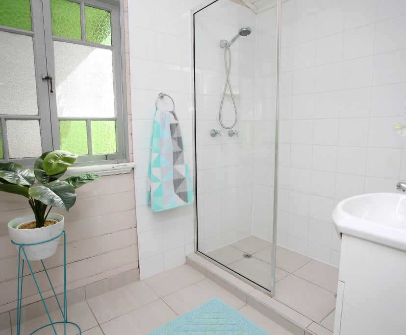 $215, Share-house, 4 bathrooms, Pimlico QLD 4812
