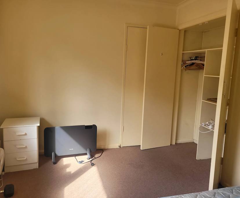 Unfurnished room in a flatshare