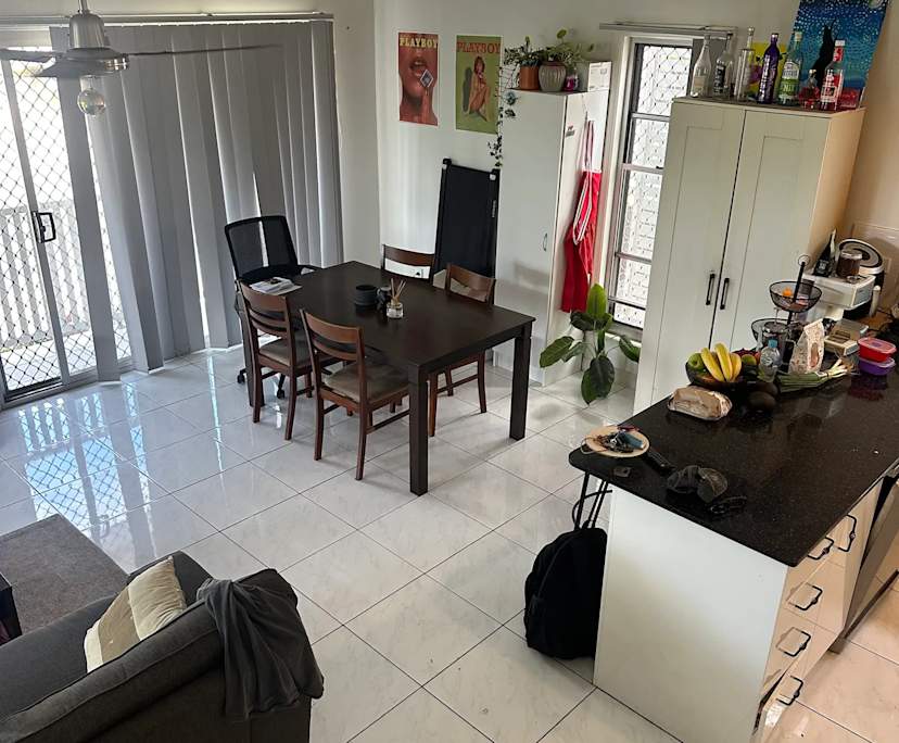 Room in a share house