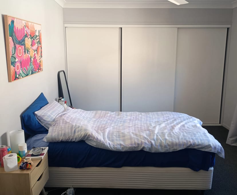 Furnished room in a flatshare