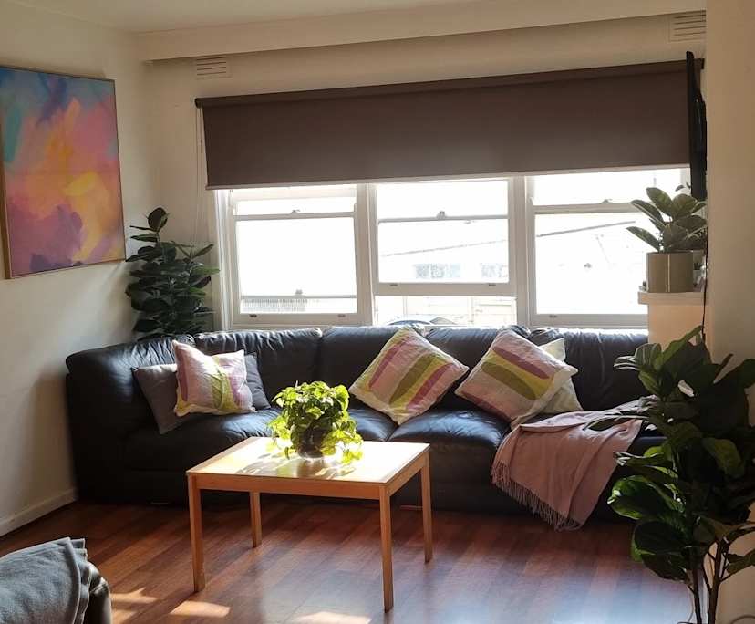 Furnished room in a flatshare