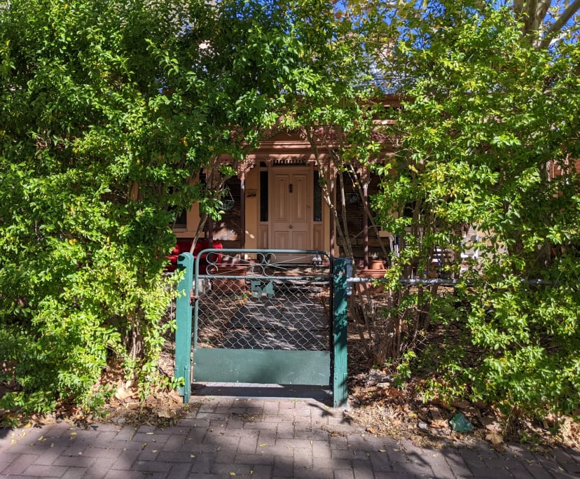 Room in a share house