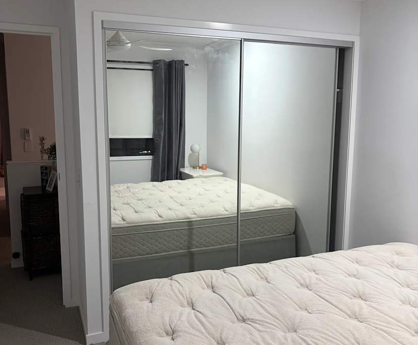 $350, Share-house, 3 bathrooms, Hope Island QLD 4212