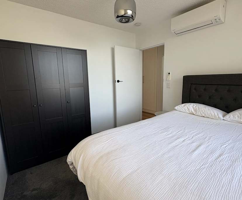 $350, Flatshare, 2 bathrooms, Bulimba QLD 4171