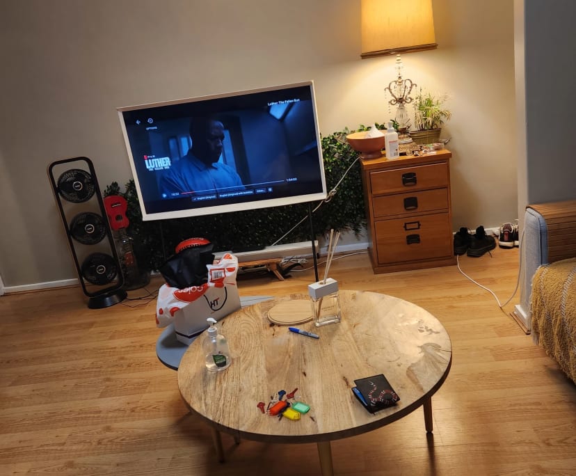 Furnished room in a flatshare