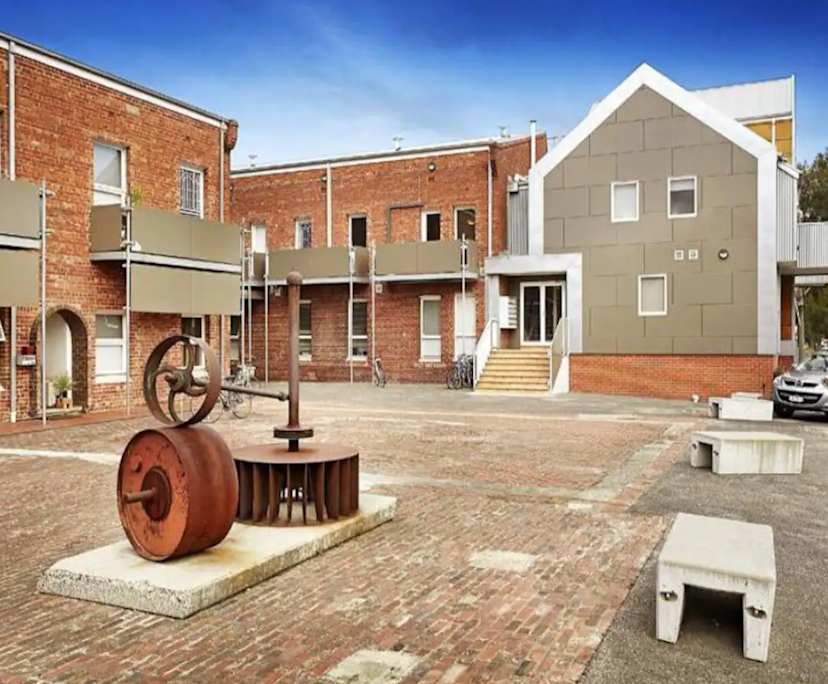 $650, 1-bed, 1 bathroom, Brunswick VIC 3056