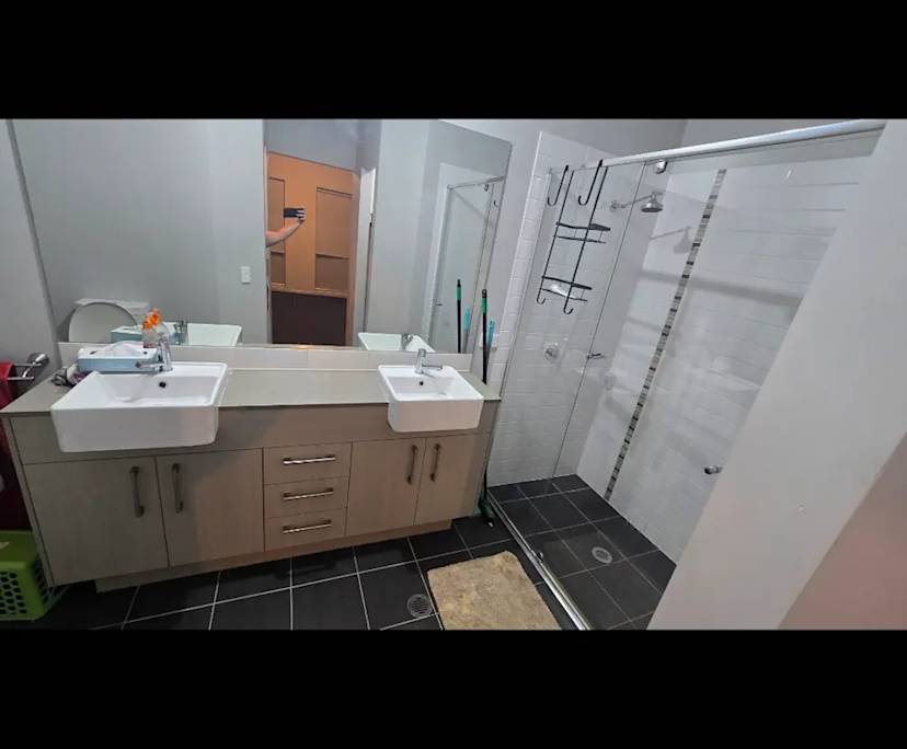 $350, Share-house, 5 bathrooms, Tullimbar NSW 2527