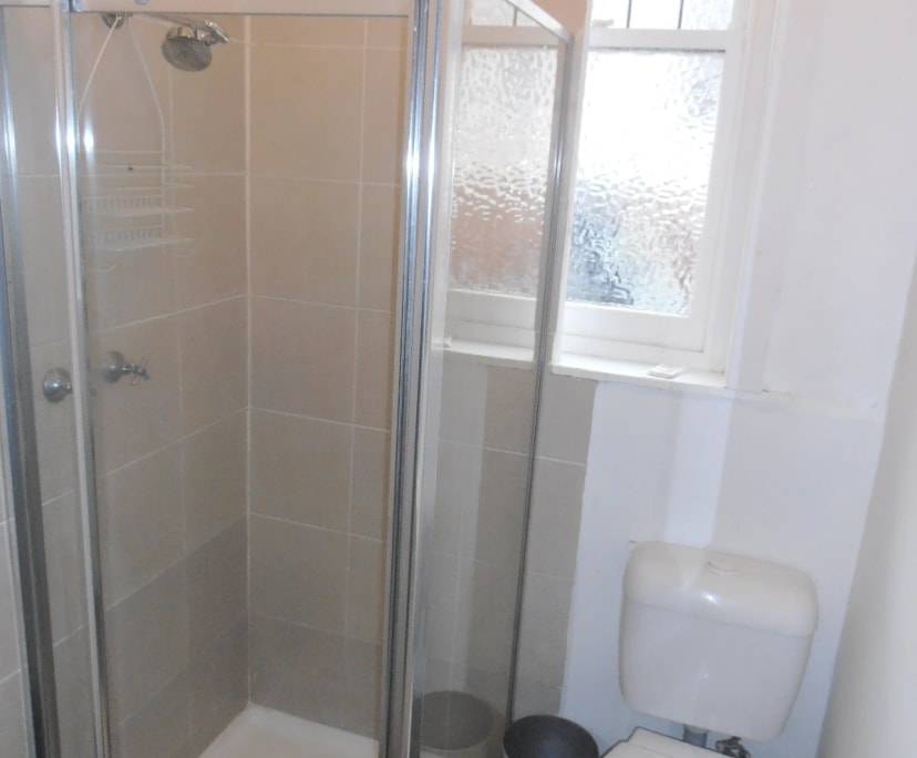 $350, Share-house, 6 bathrooms, St Kilda VIC 3182