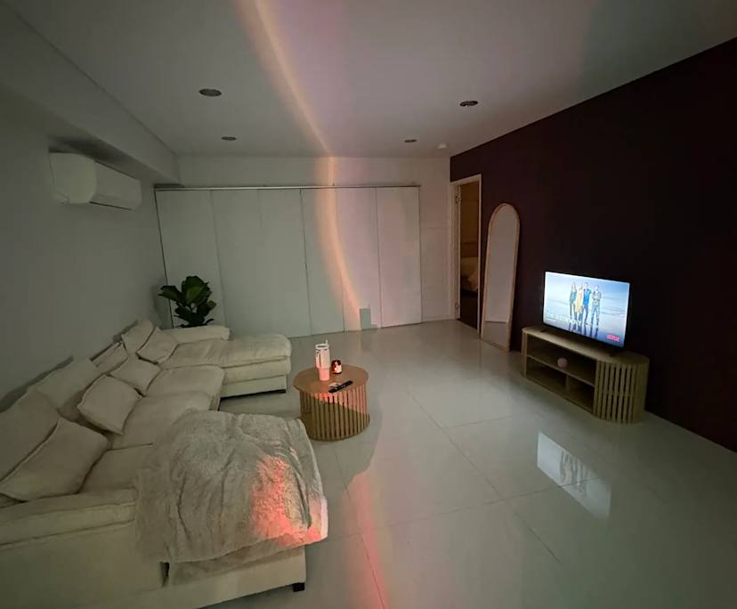 Unfurnished room with own bathroom