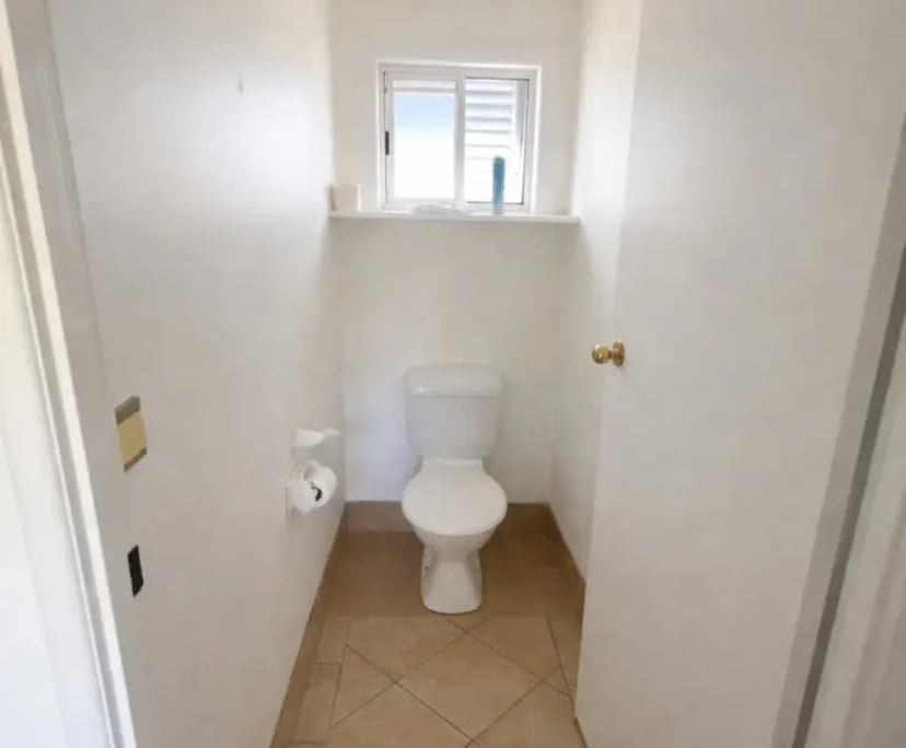 $275, Share-house, 3 bathrooms, Mermaid Waters QLD 4218