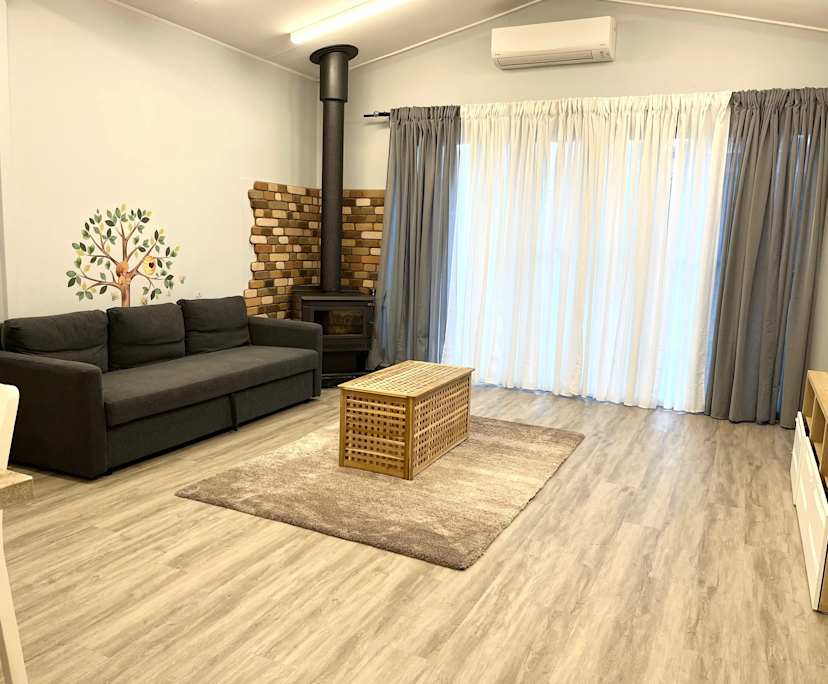 Unfurnished room granny flat for rent