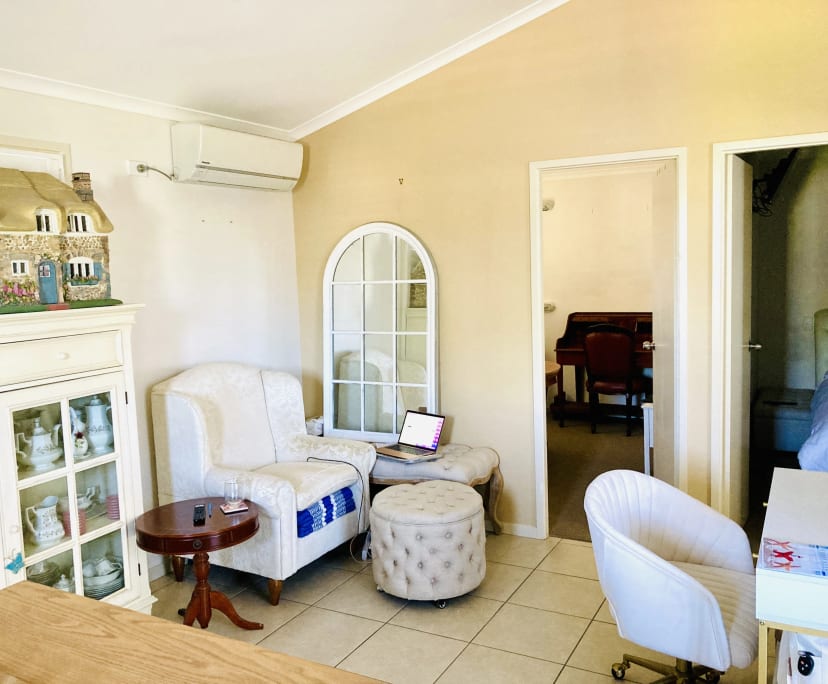 Whole property with 2 rooms for rent