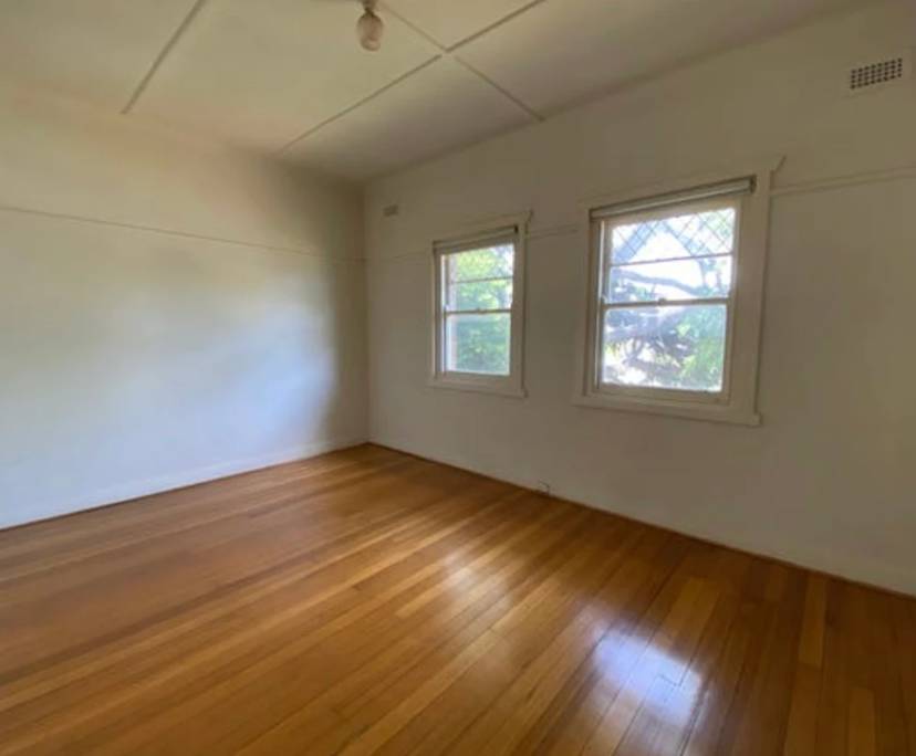 Unfurnished room in a flatshare