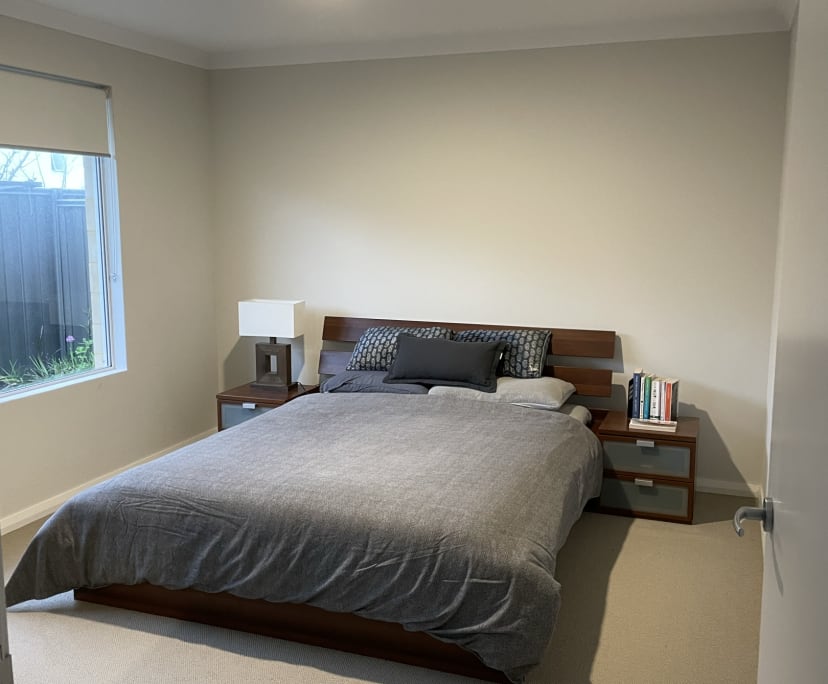 $350, Share-house, 4 bathrooms, Treeby WA 6164