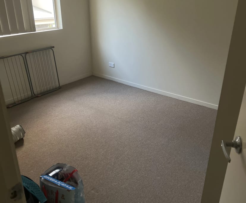 Unfurnished room with own bathroom