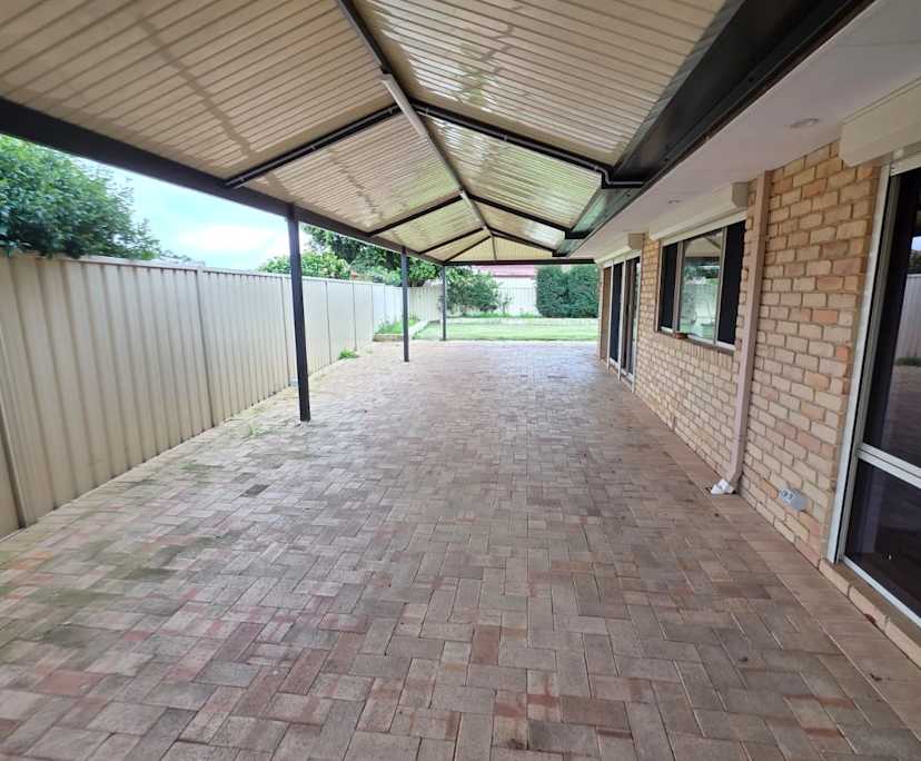 $1,000, Whole-property, 4 bathrooms, Forrestfield WA 6058