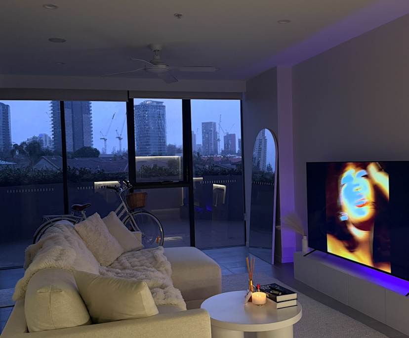 Unfurnished room with own bathroom