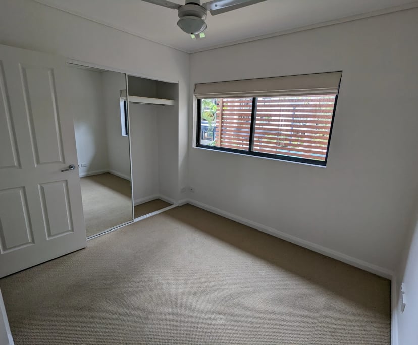 Unfurnished room in a flatshare