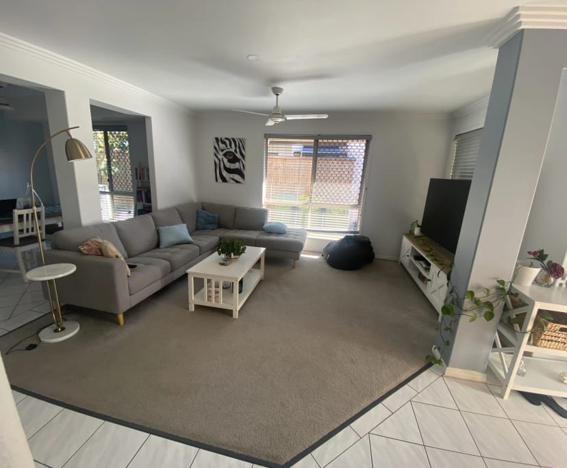 Room in a share house