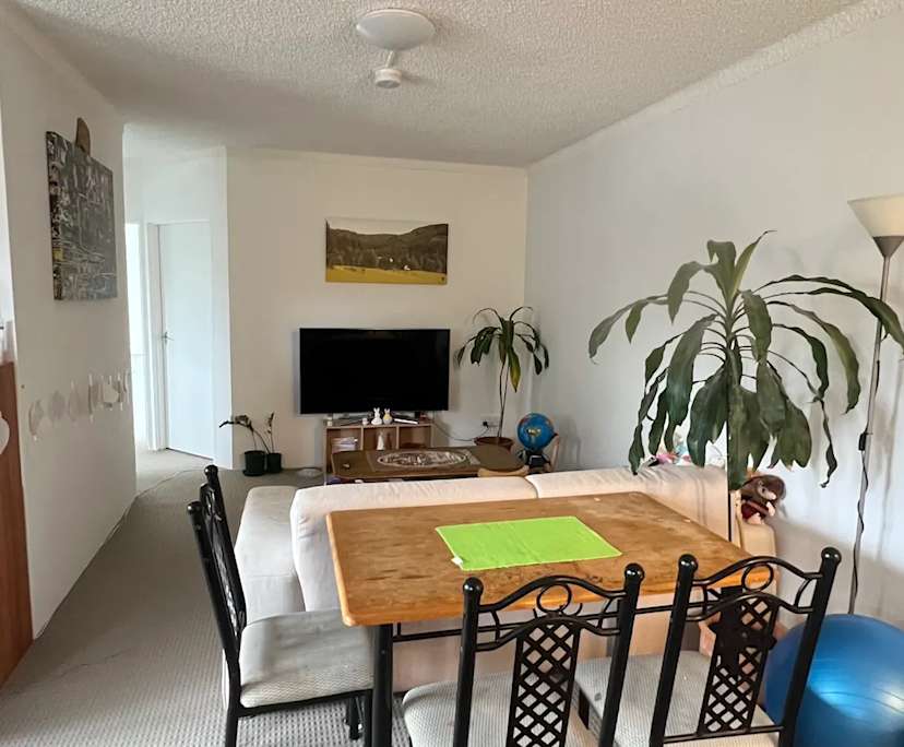 Furnished room in a flatshare