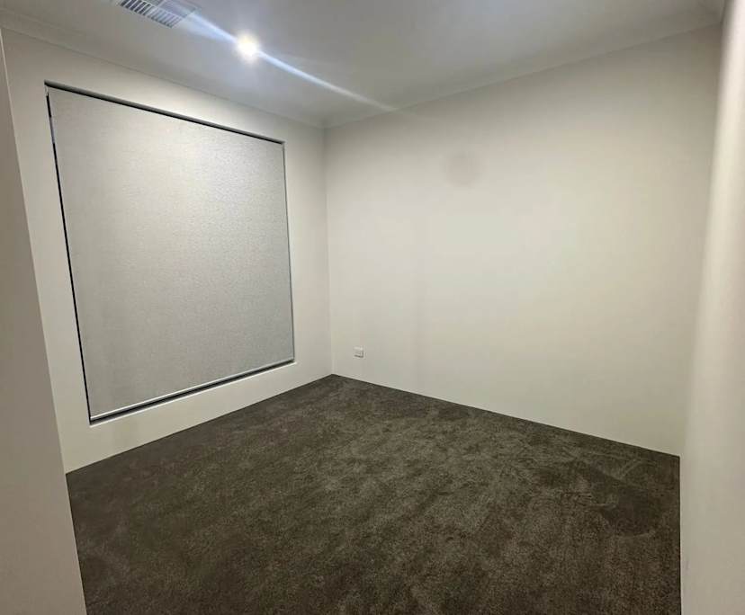 Unfurnished room with own bathroom