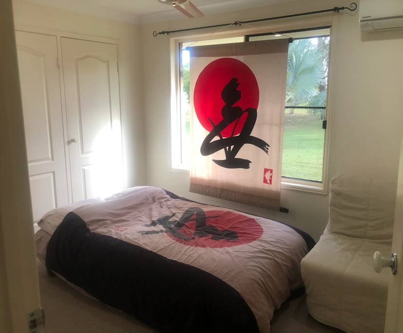 Room in a share house