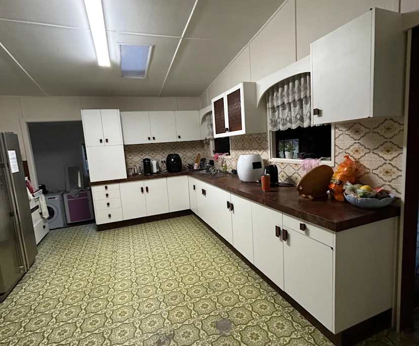 $198, Share-house, 4 bathrooms, Labrador QLD 4215