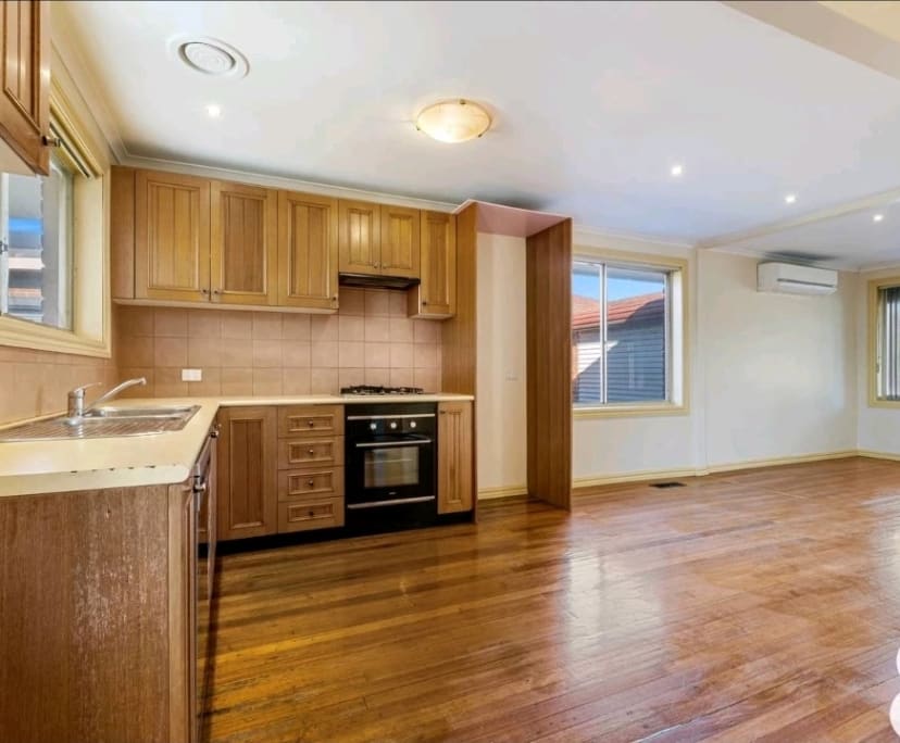 Unfurnished room in a share house