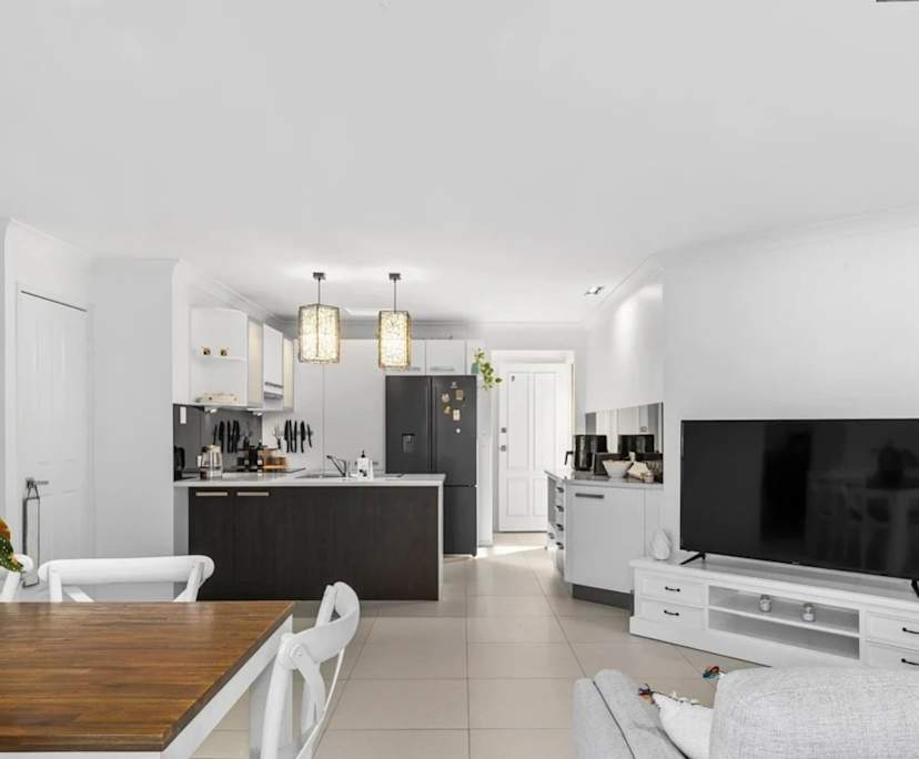 Unfurnished room in a flatshare