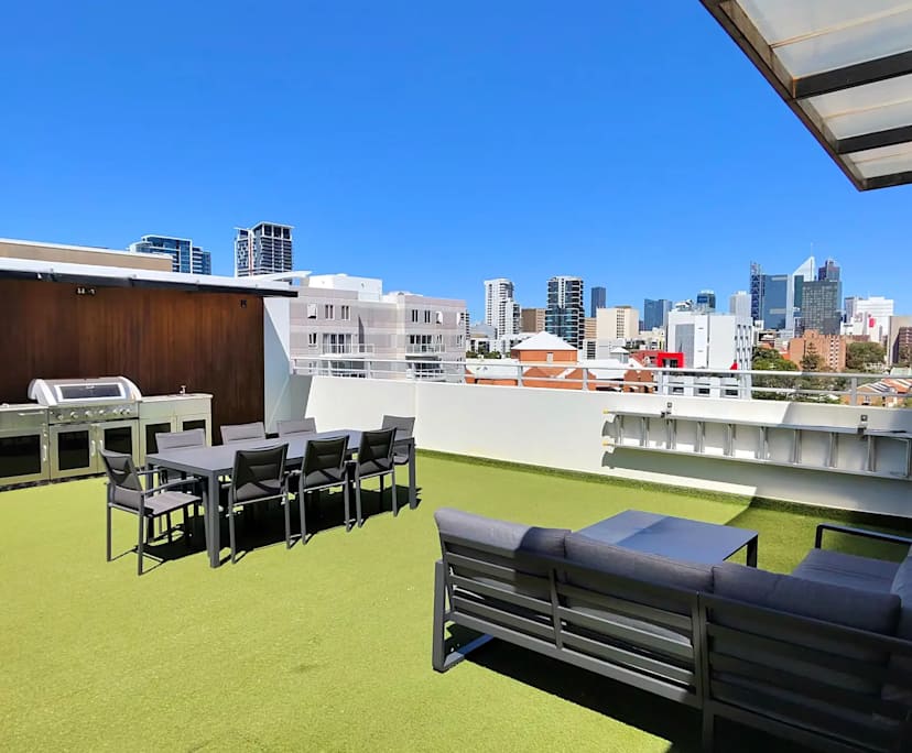 Furnished room in a flatshare