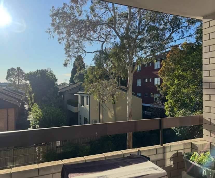 Unfurnished room in a flatshare