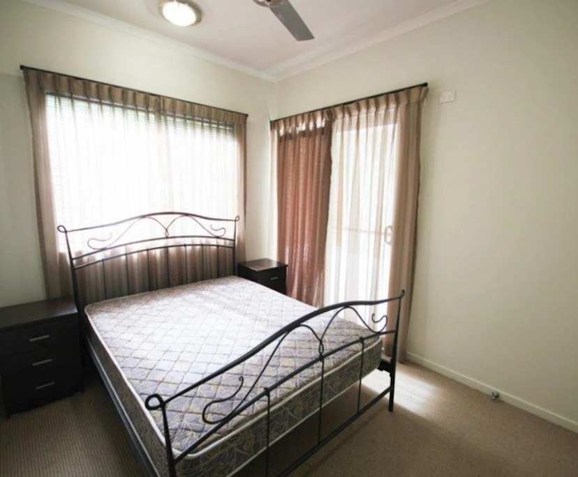 Furnished room with ensuite in a flatshare