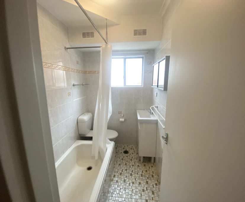 $240-280, Flatshare, 2 rooms, Warwick Farm NSW 2170, Warwick Farm NSW 2170