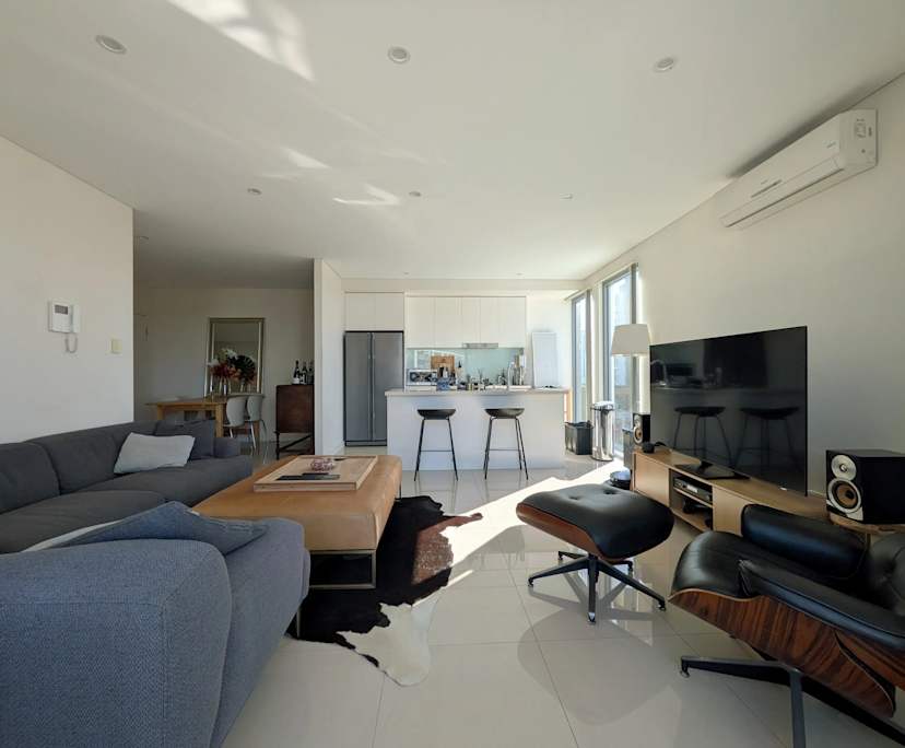 Furnished room in a flatshare