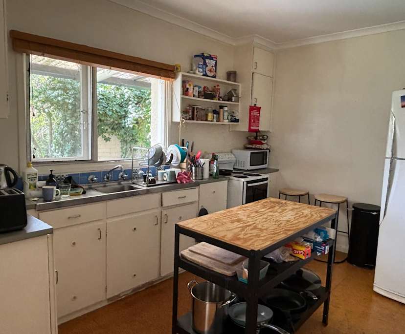Room in a share house