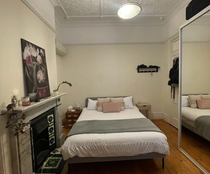 Furnished room in a share house