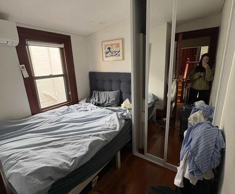 Furnished room in a share house