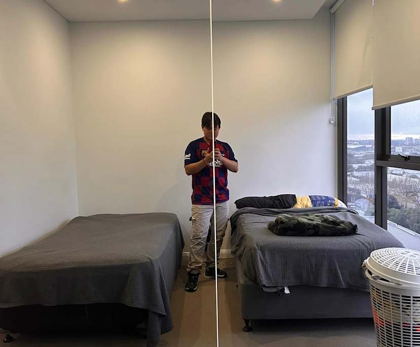 Furnished room in a flatshare