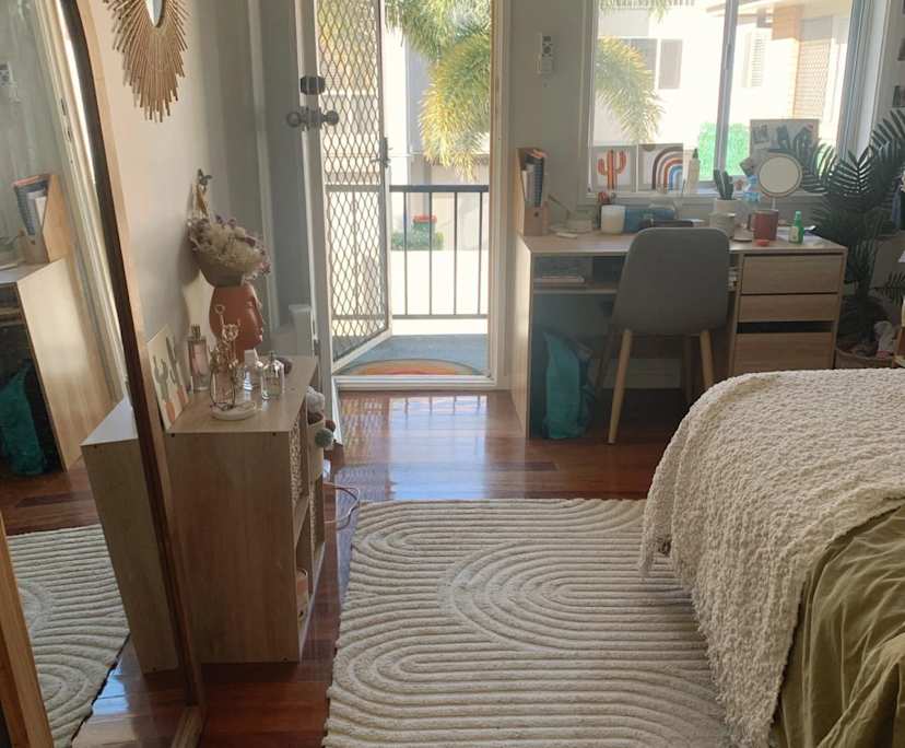 Room in a share house